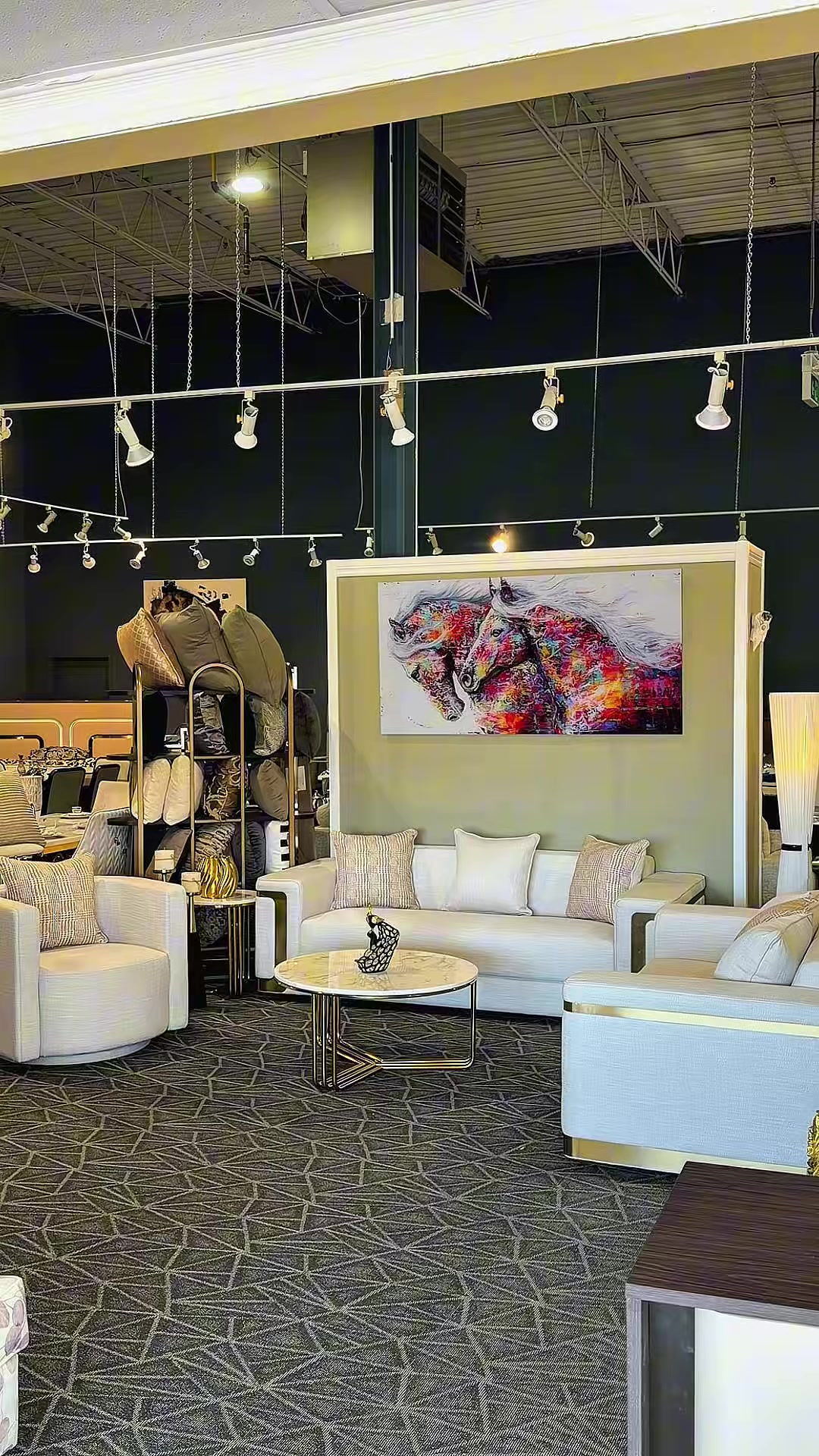 @Royal living furniture