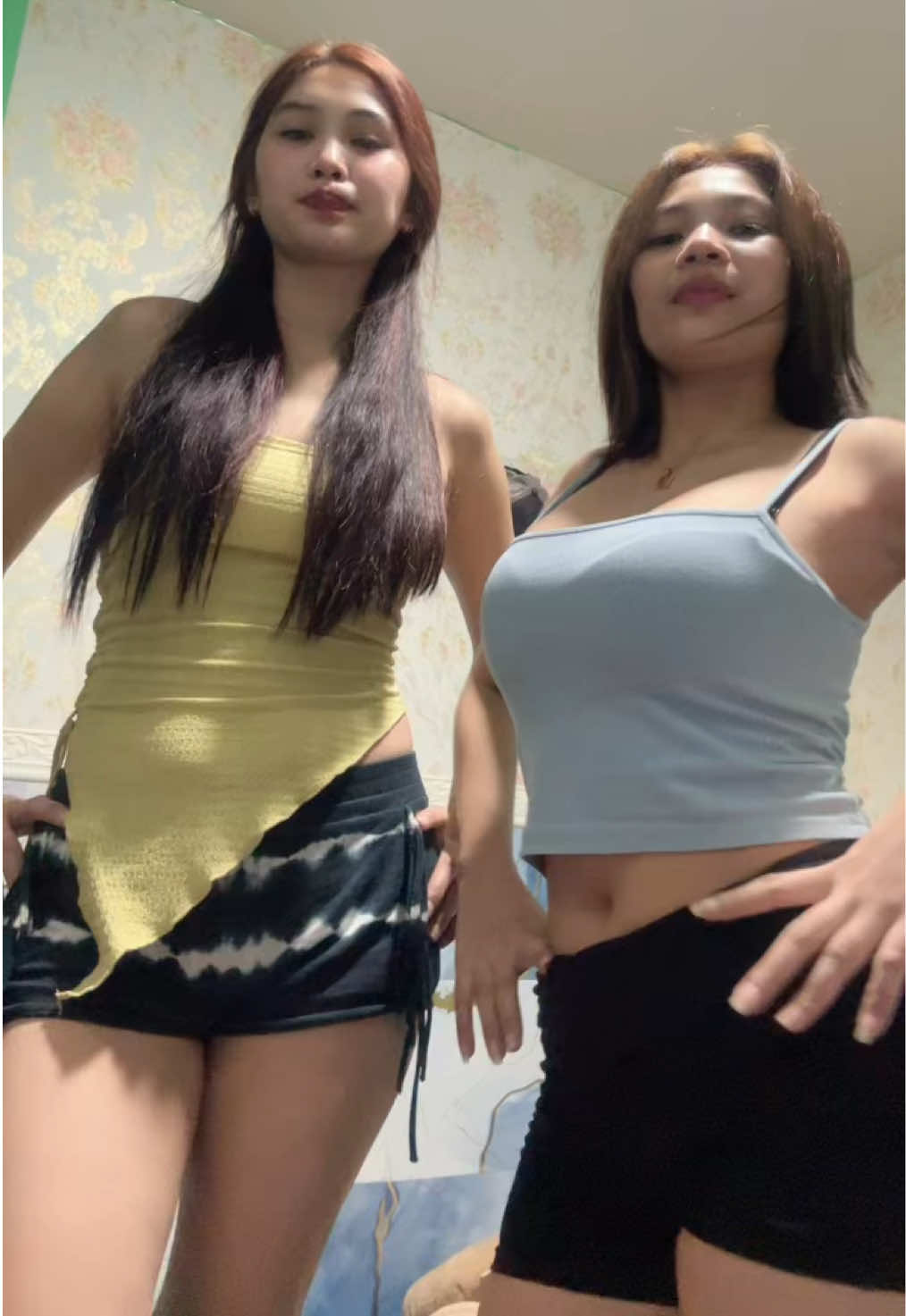 @prettychiks 🍑