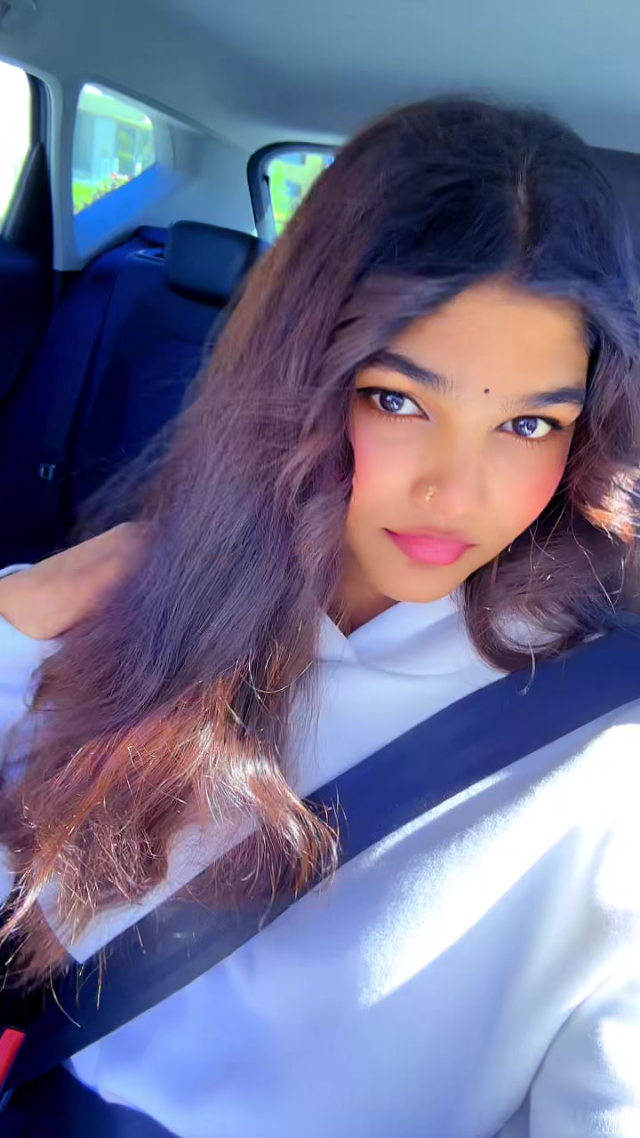 @கள்ளி ராணி👑♥️💋🇨🇭