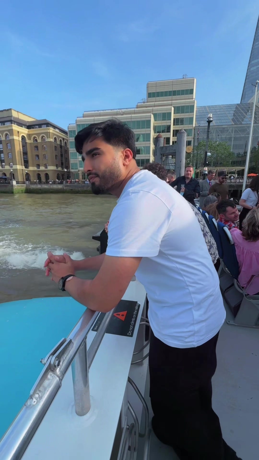 @Ebad Baig 🇬🇧