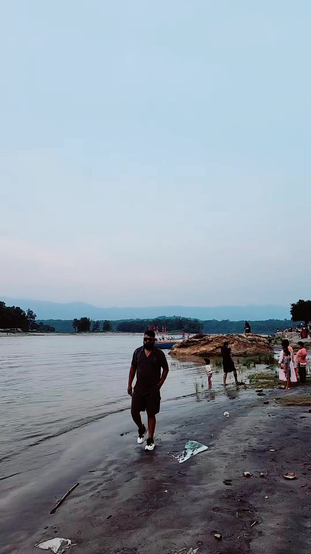 @दिनेश बिक्रम शाही