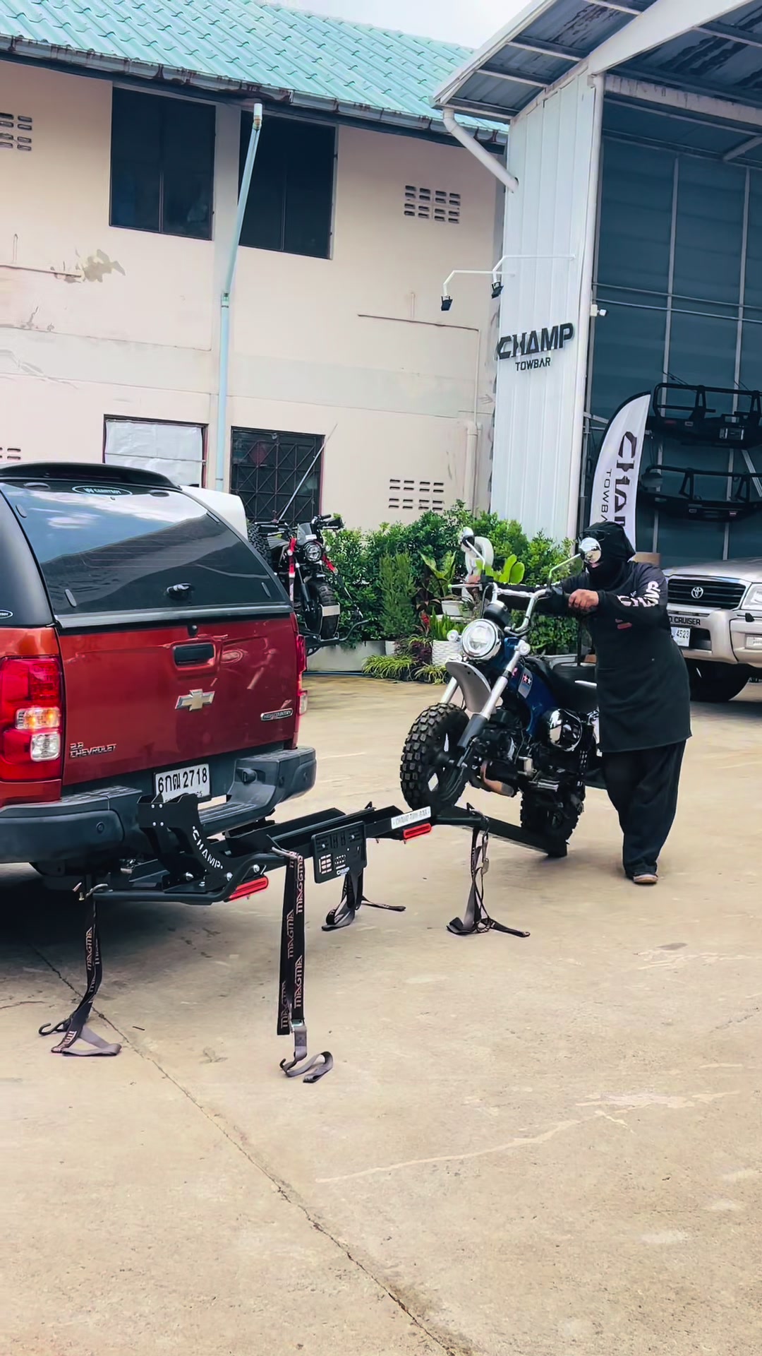 @champtowbar