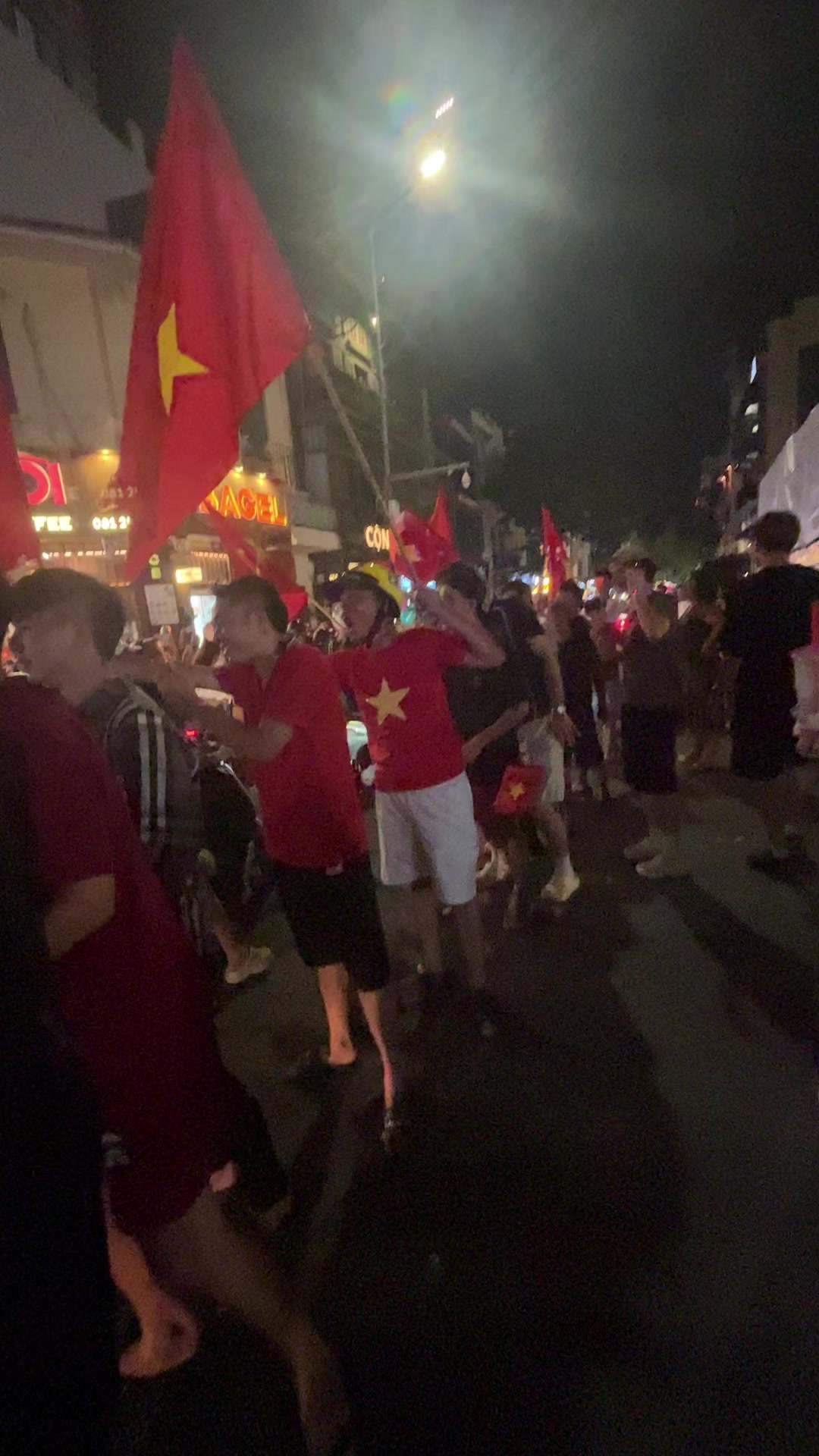 @Giang H&agrave; Thị