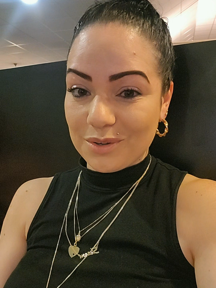 @LuciaSharona.bk