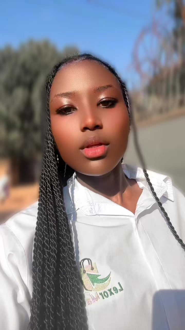 @Just a girl 🦋