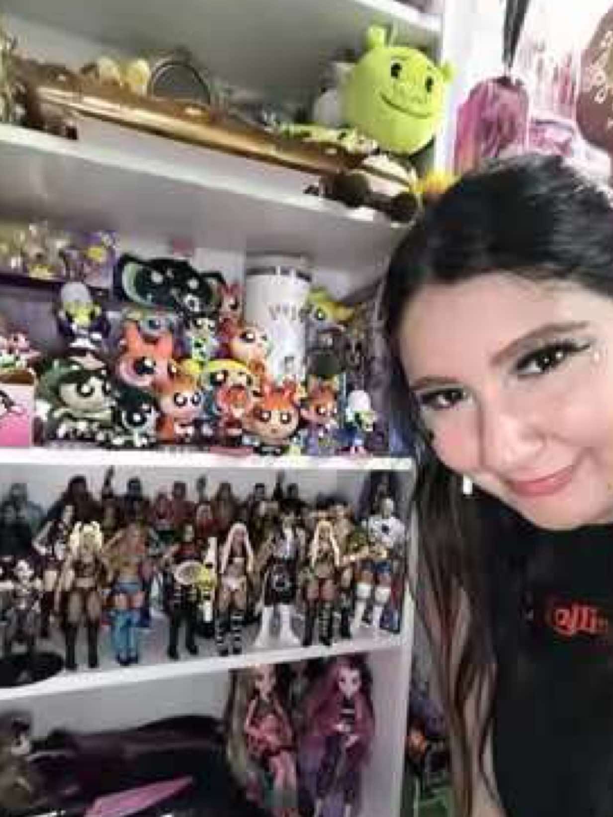 @DENI$E ROBLES