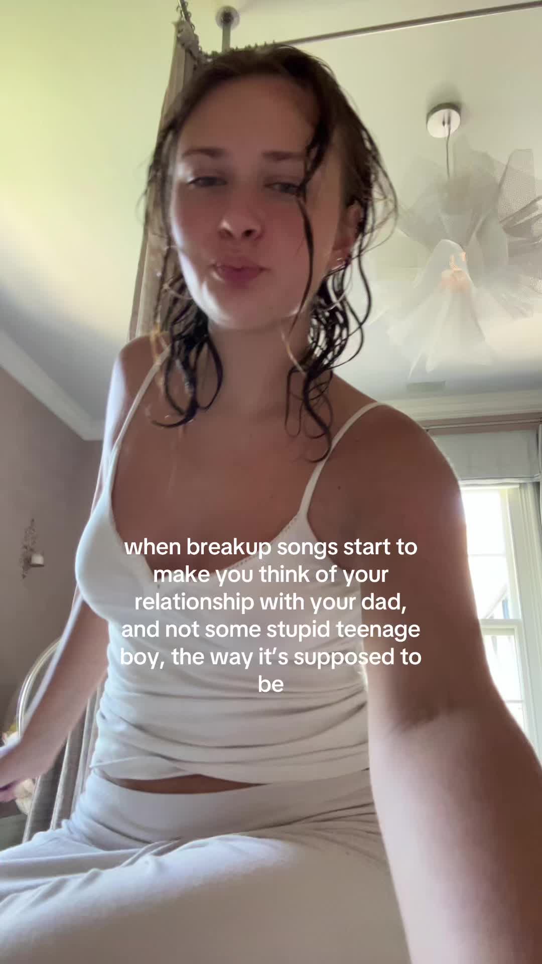 @ella g