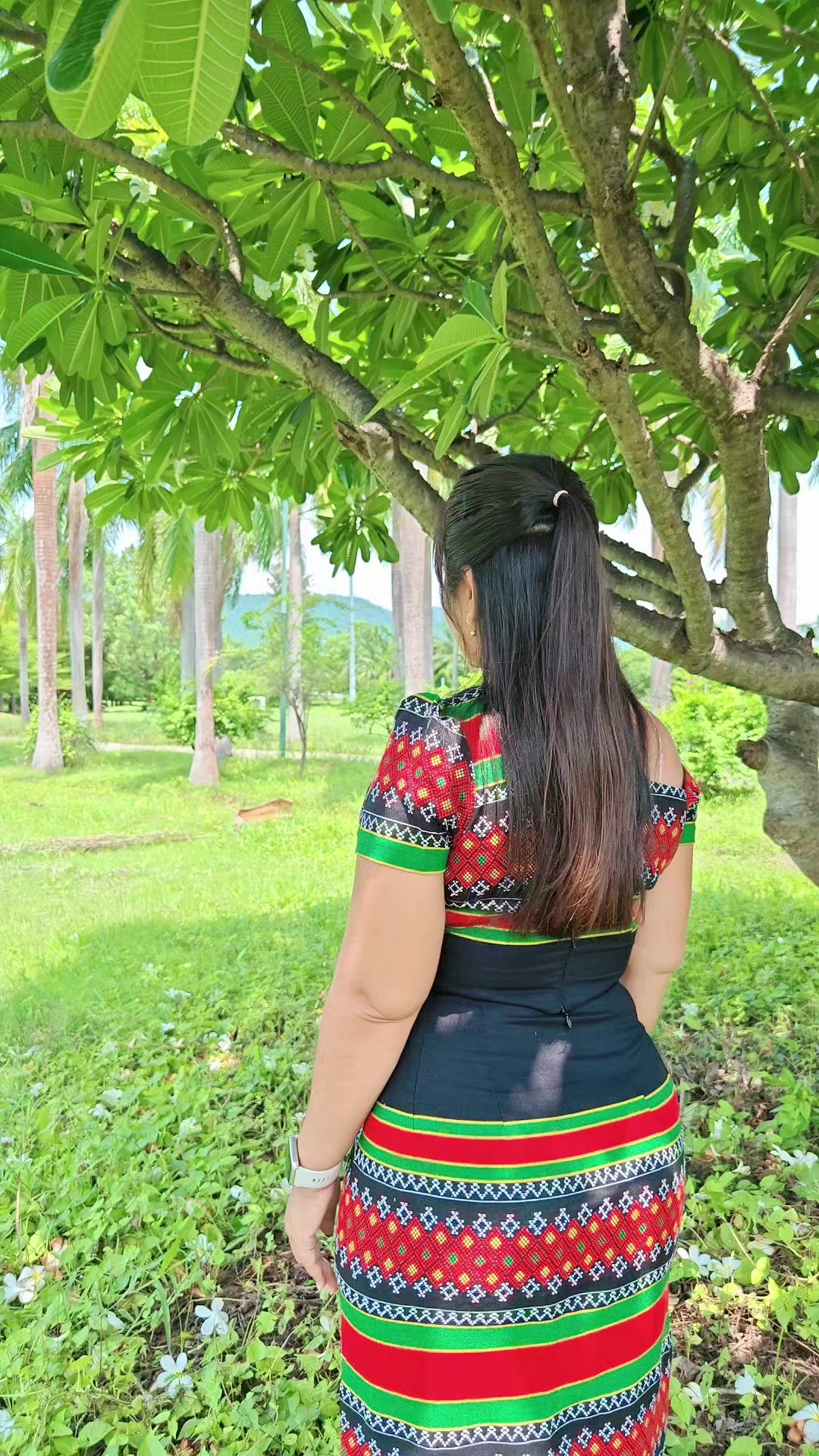 @🦋Song Laypyay Hnin (official)