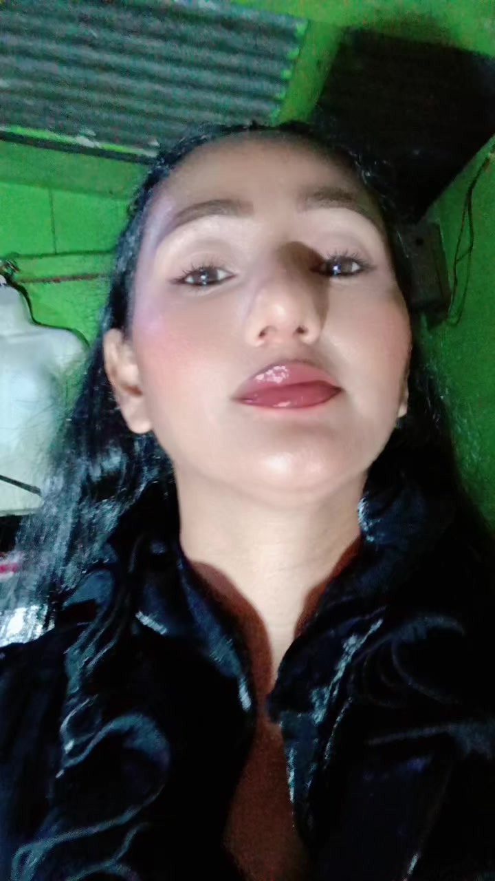 @giobaniaespinoza