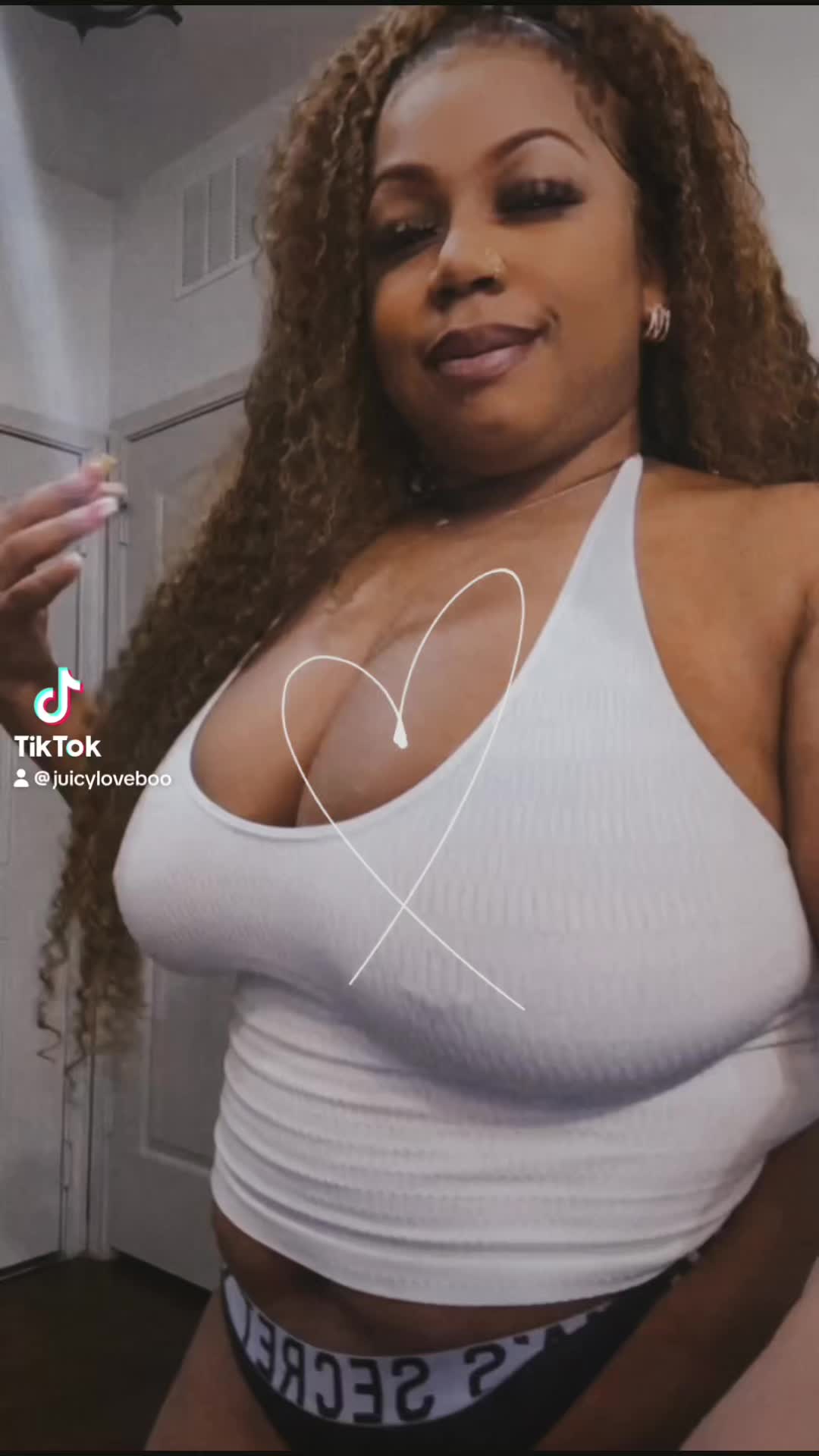 @JuicyLoveBoo