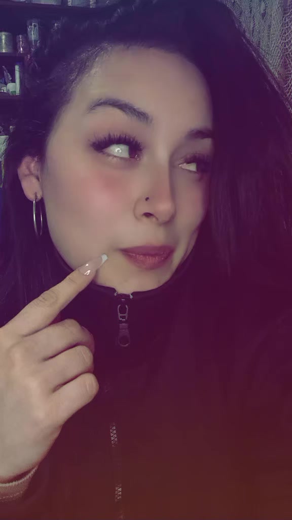 @Miickaa💜🏳️&zwj;🌈