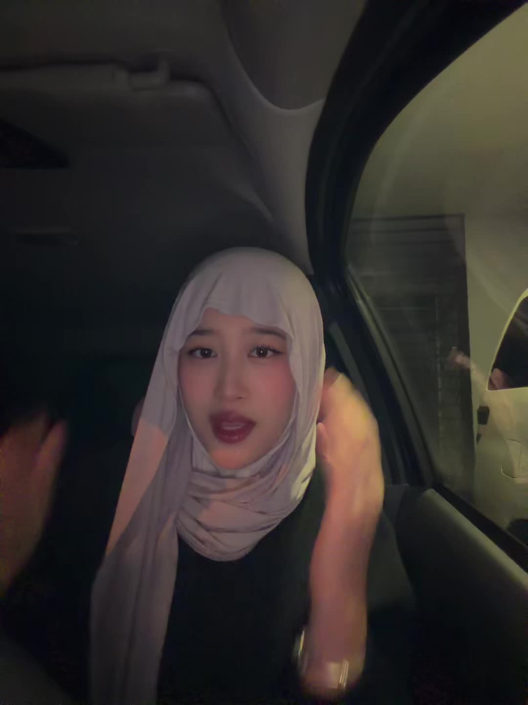 @khayyiee