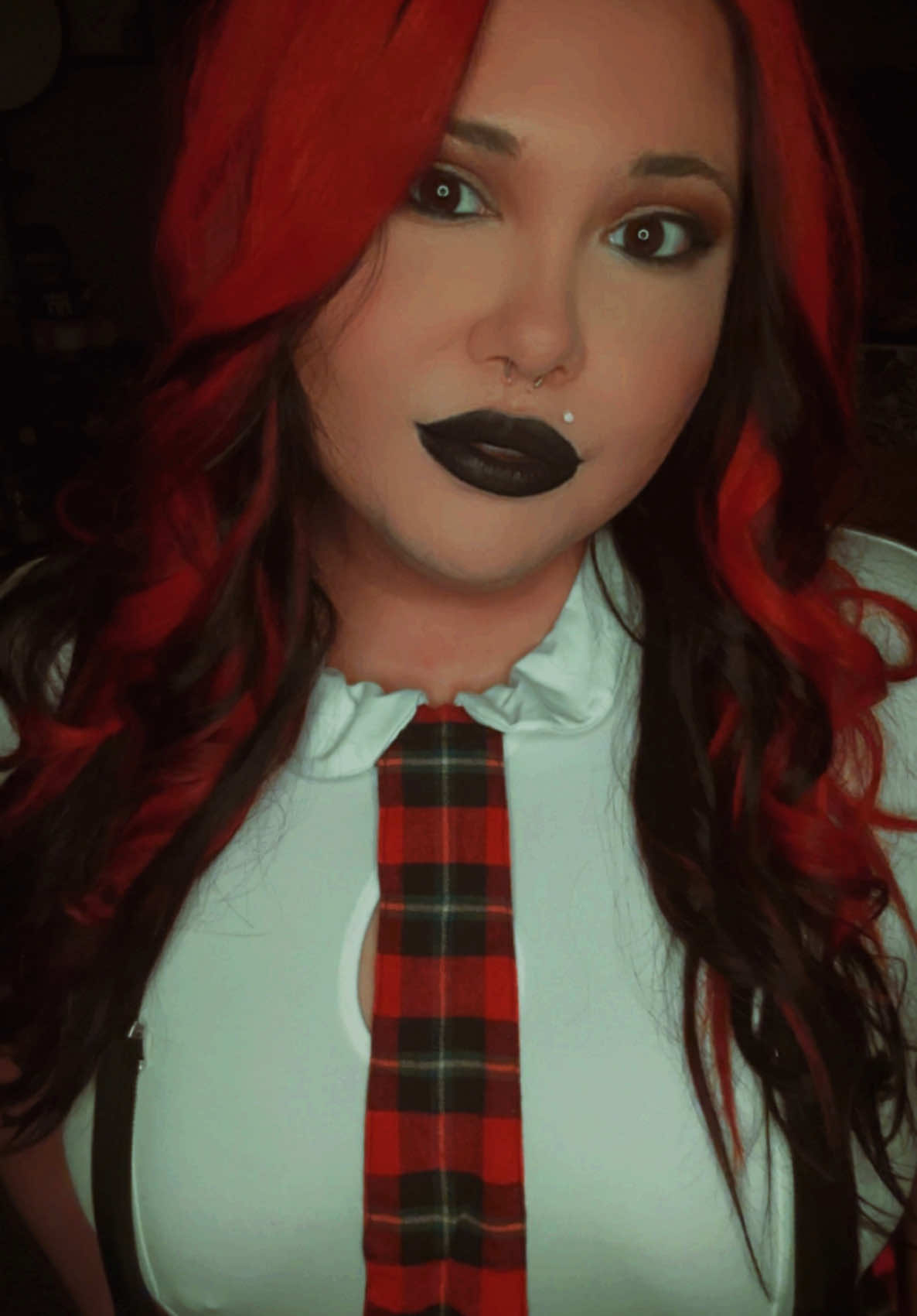 @~{Lauren}~