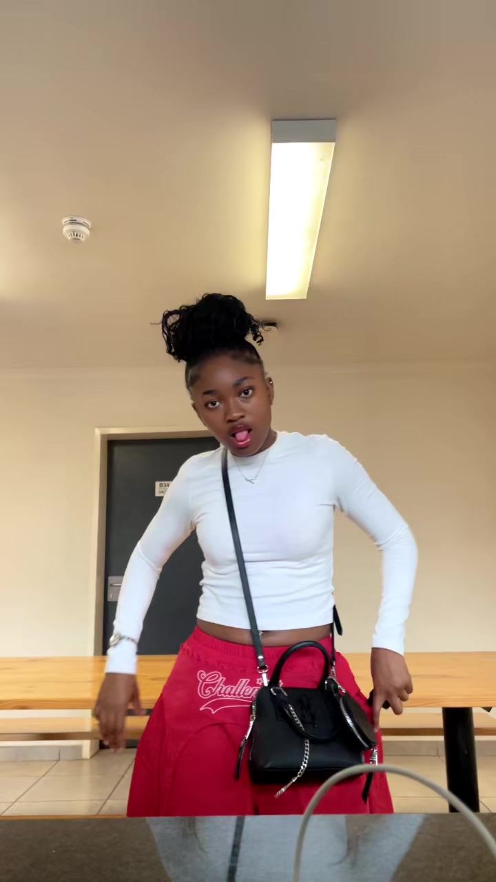 @𝐞𝐫𝐭𝐡𝐲💕