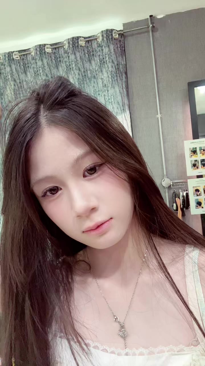 @อะไรอลินน