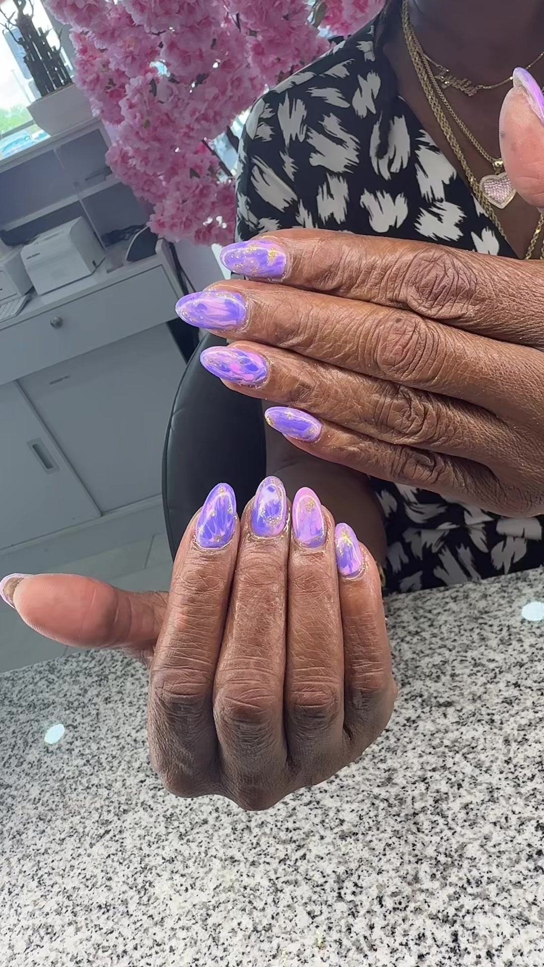 @KR nails and spa