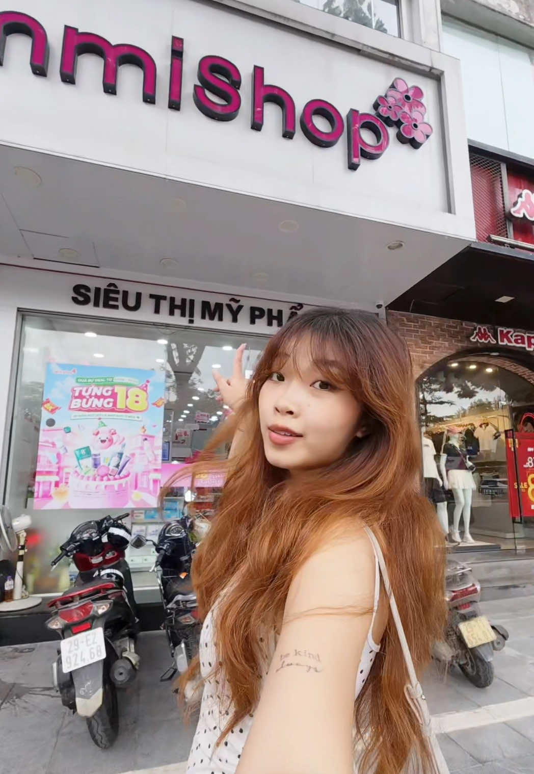 @em Mai đi một mình