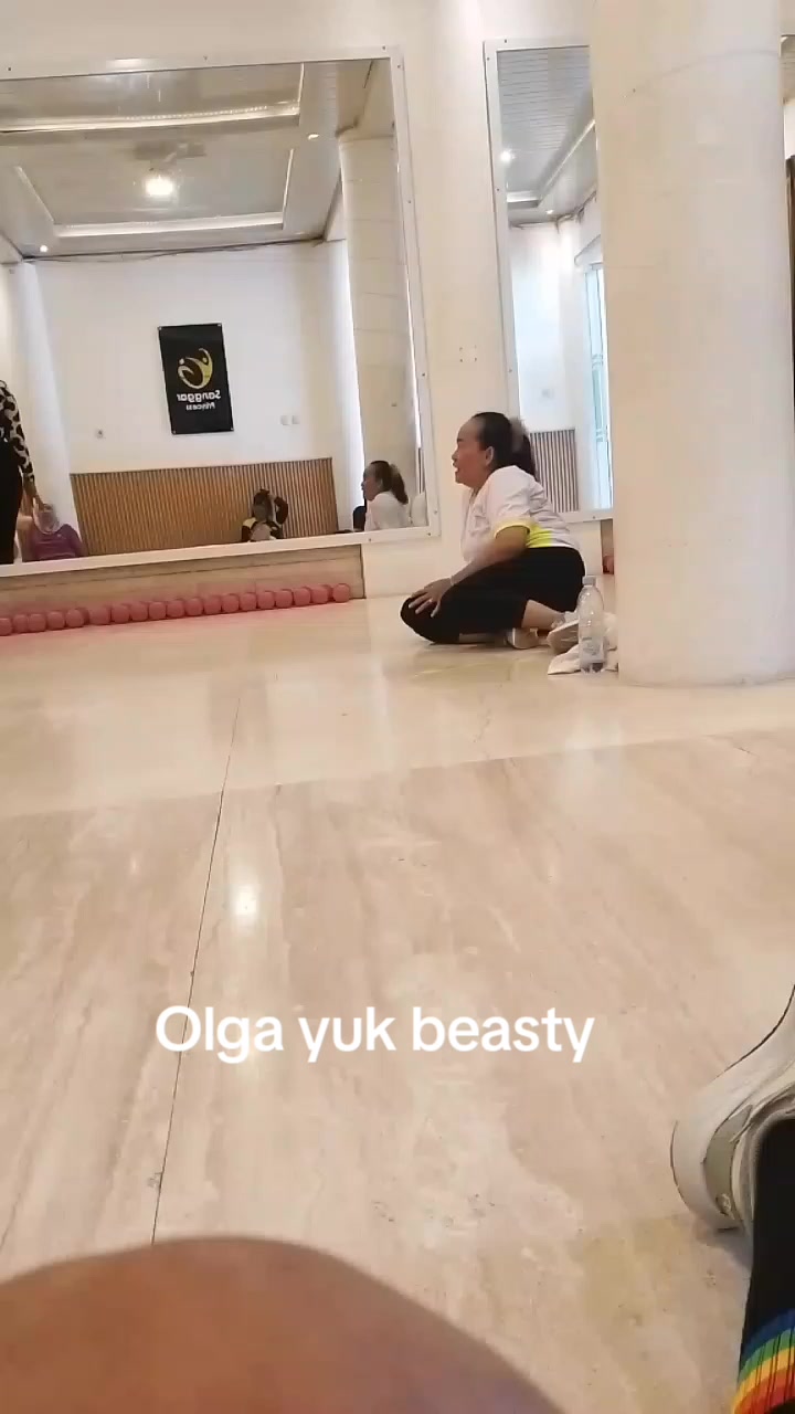 @Nella Karmilla