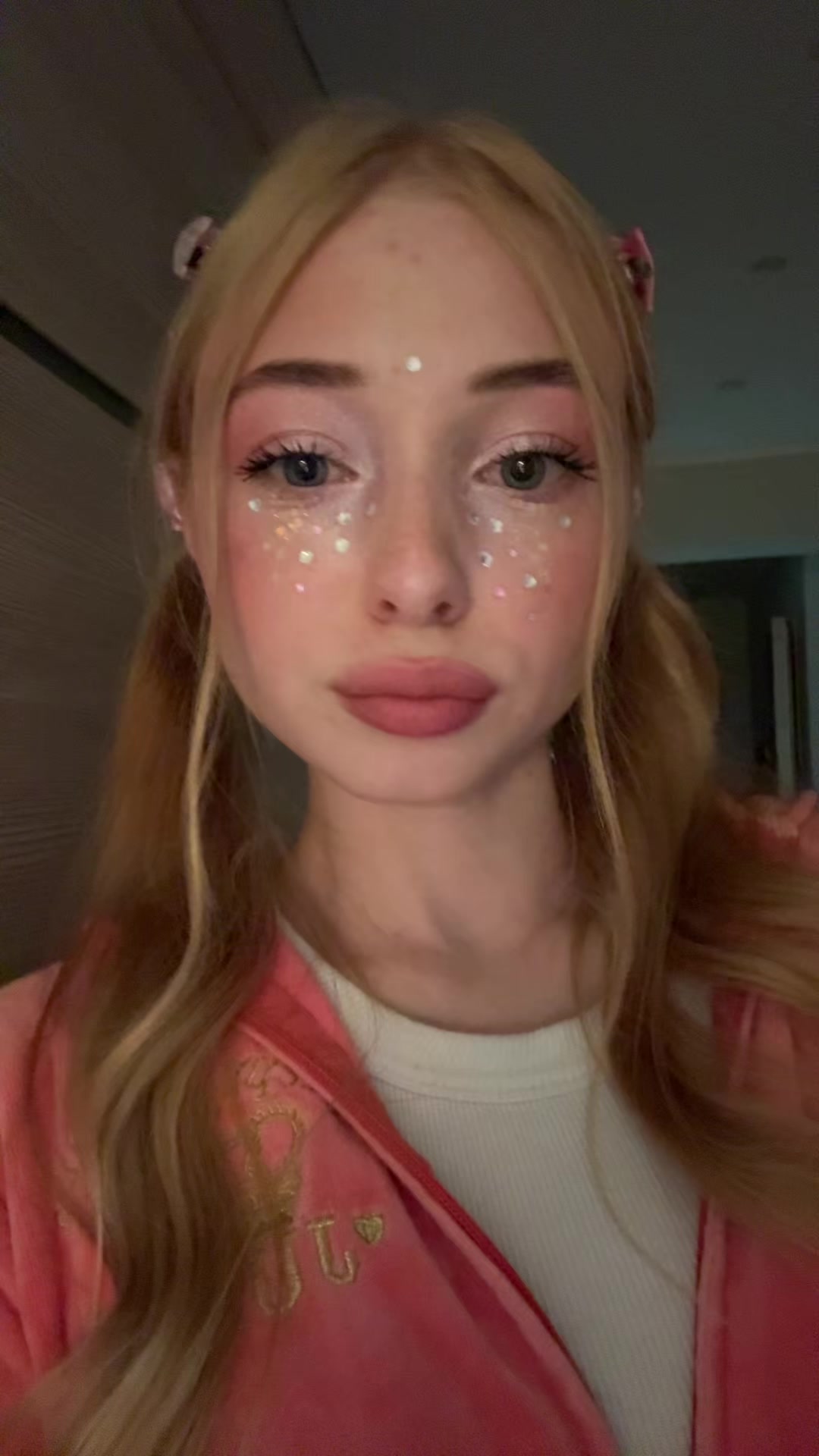 @викусик🌷