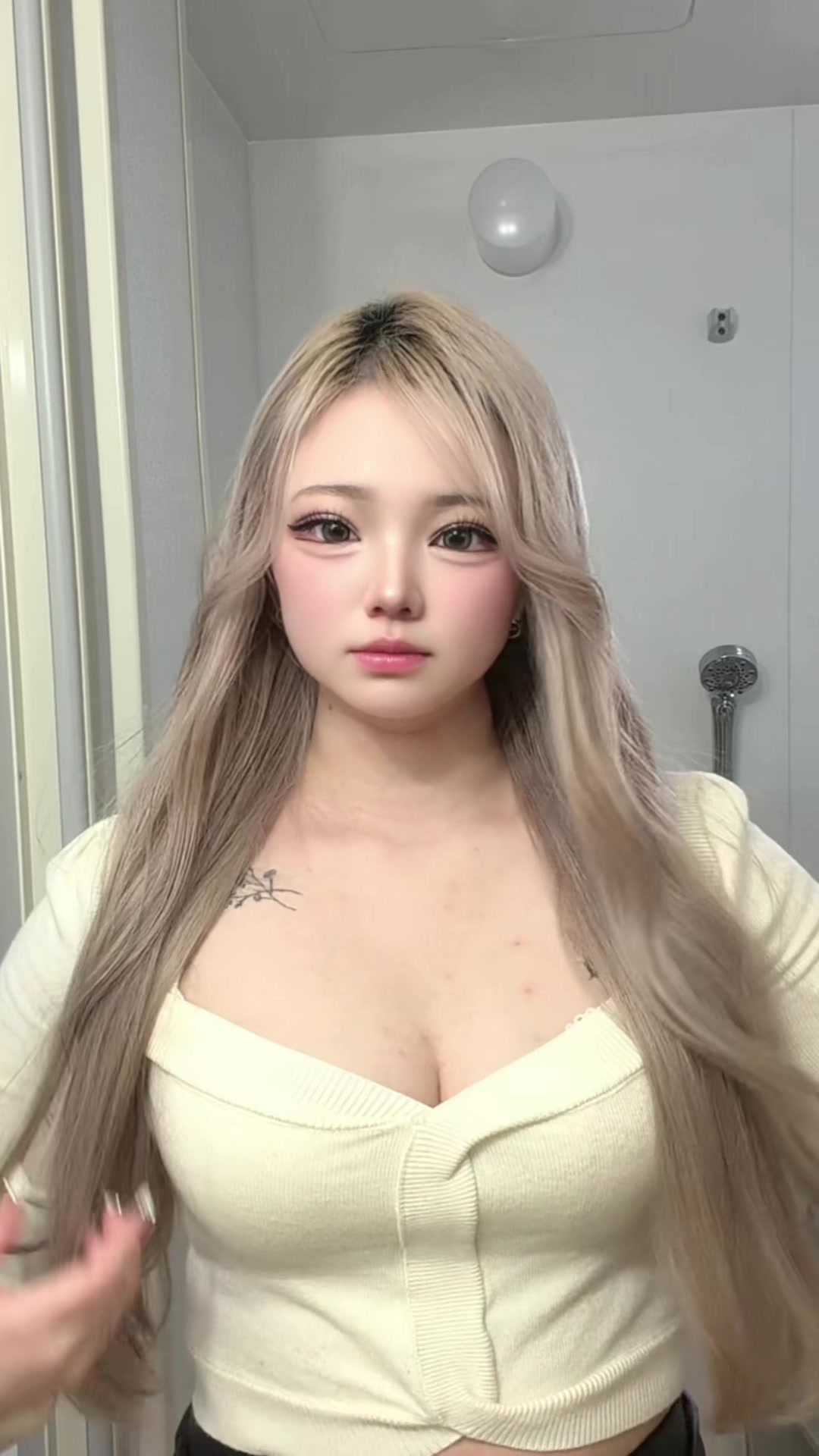 @。