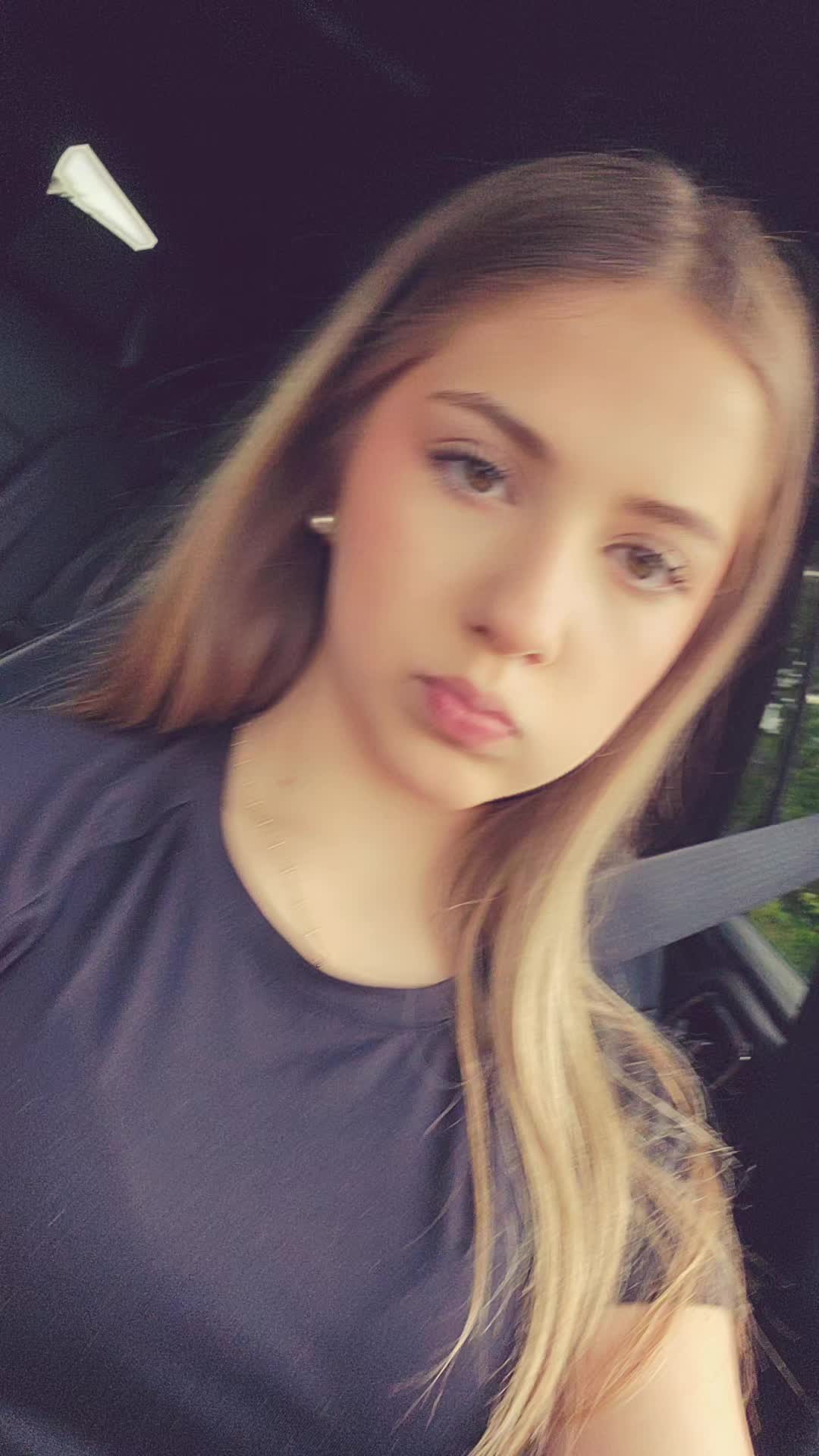 @𝒞𝒶𝓎𝒹𝑒𝑒🌼