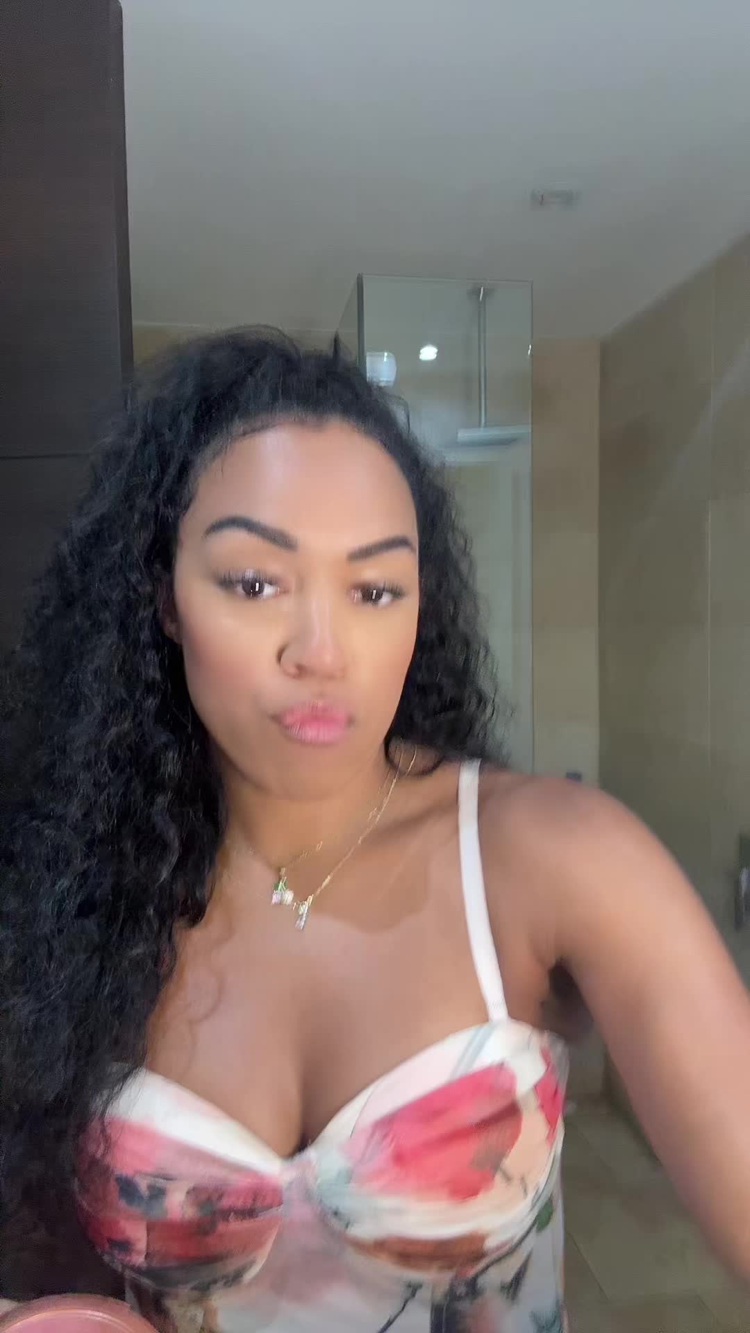 @itschrysten