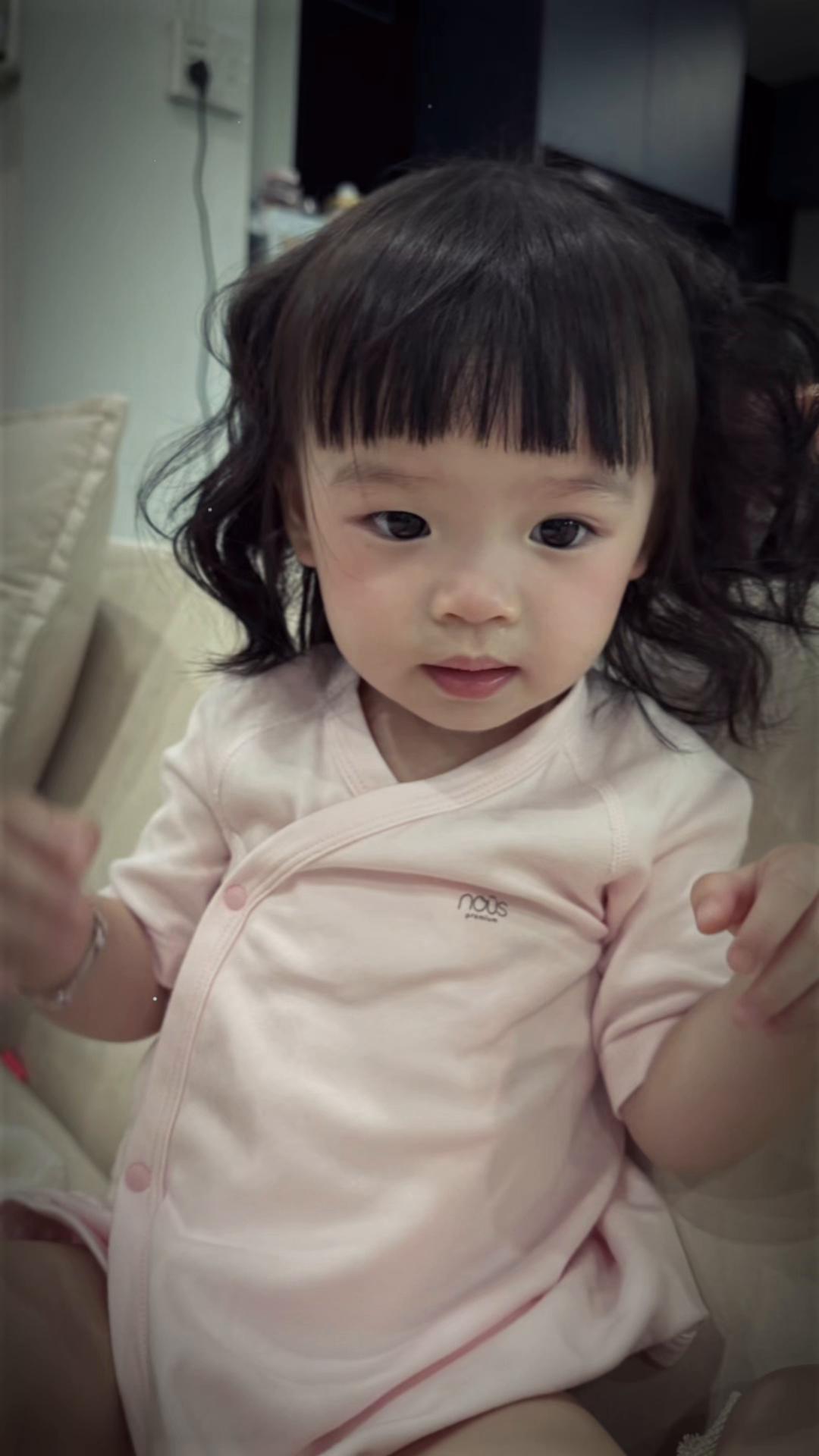 @Vy hư hư