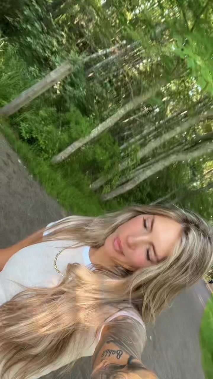 @cryssleb_
