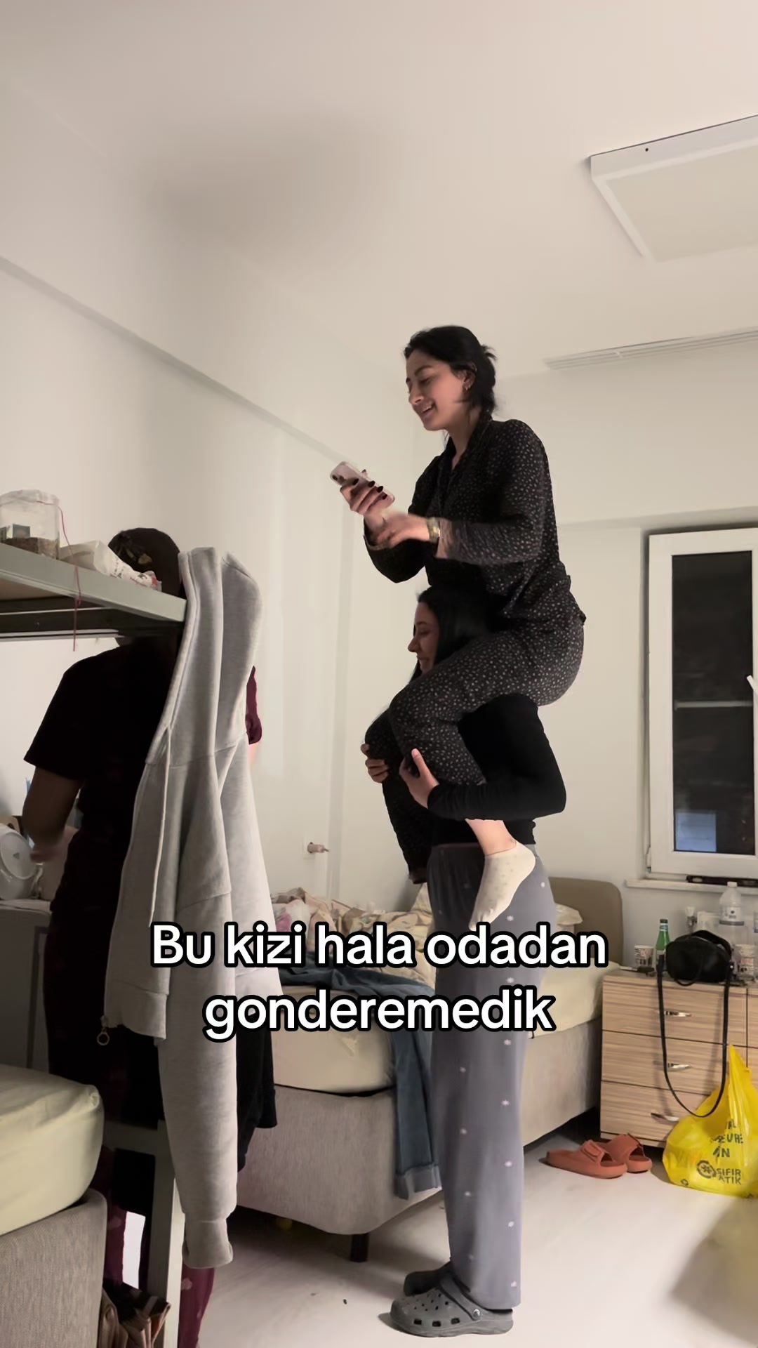 @Reynaa
