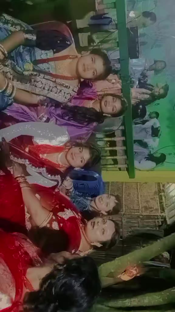 @Soni🙈 queen
