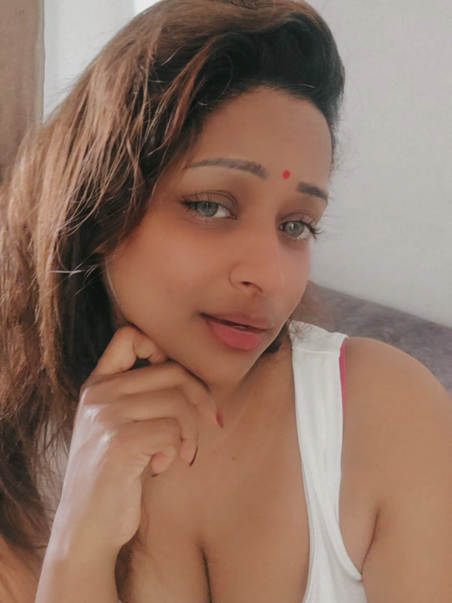 @Dhakshaiini_Official