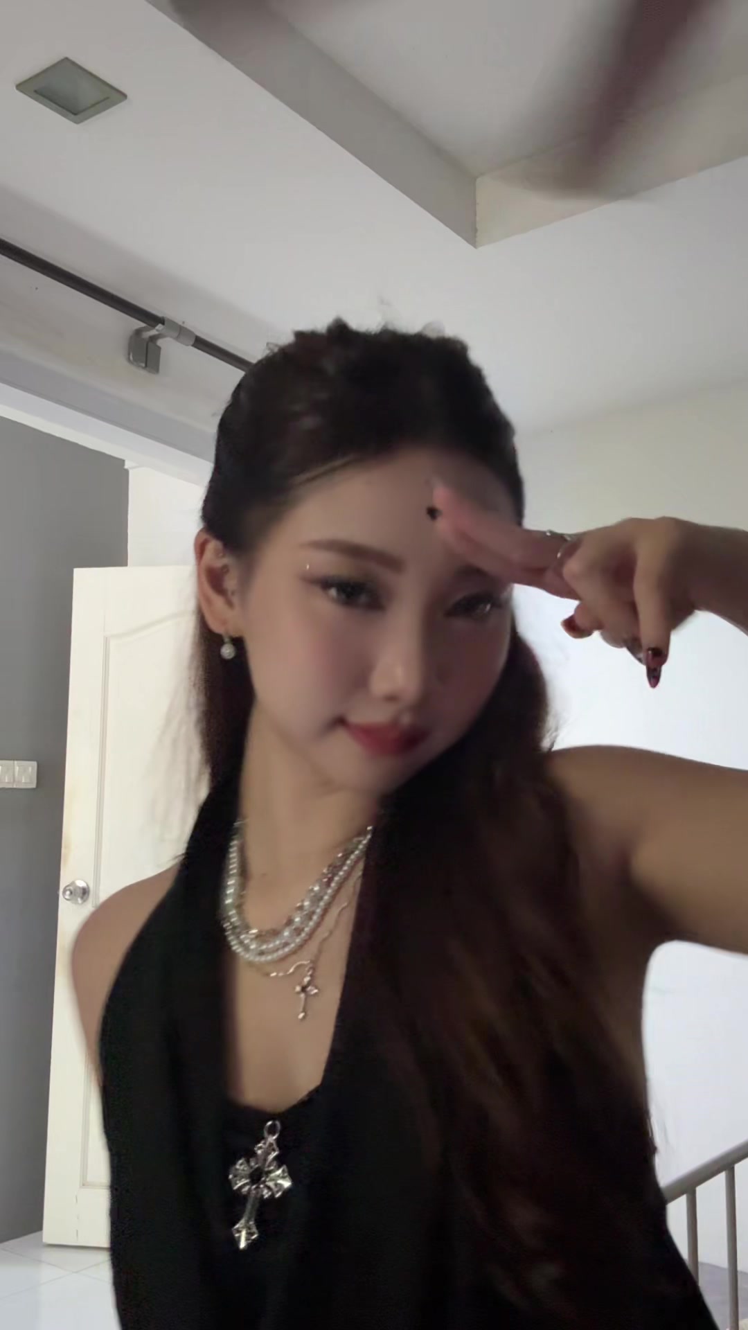 @isabella