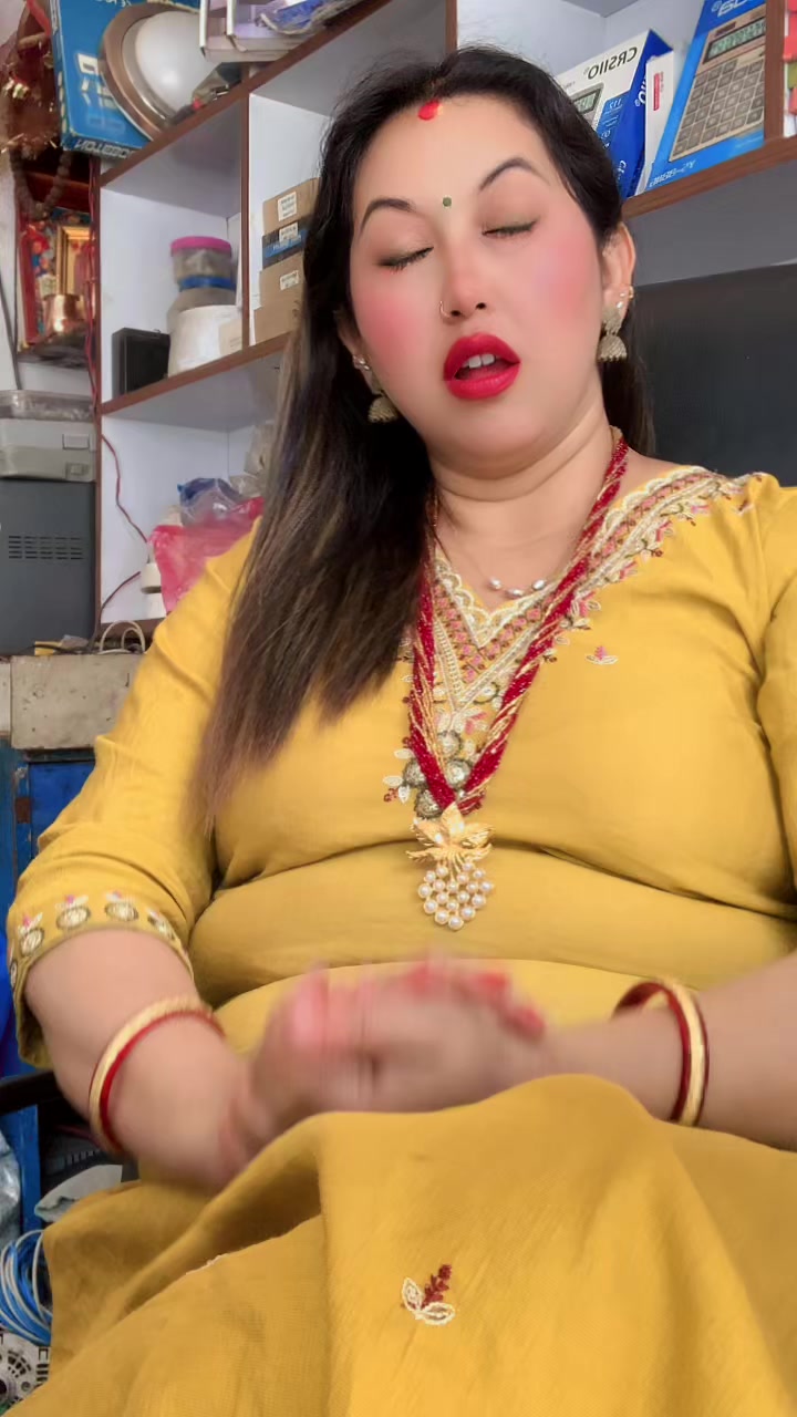 @Urmi