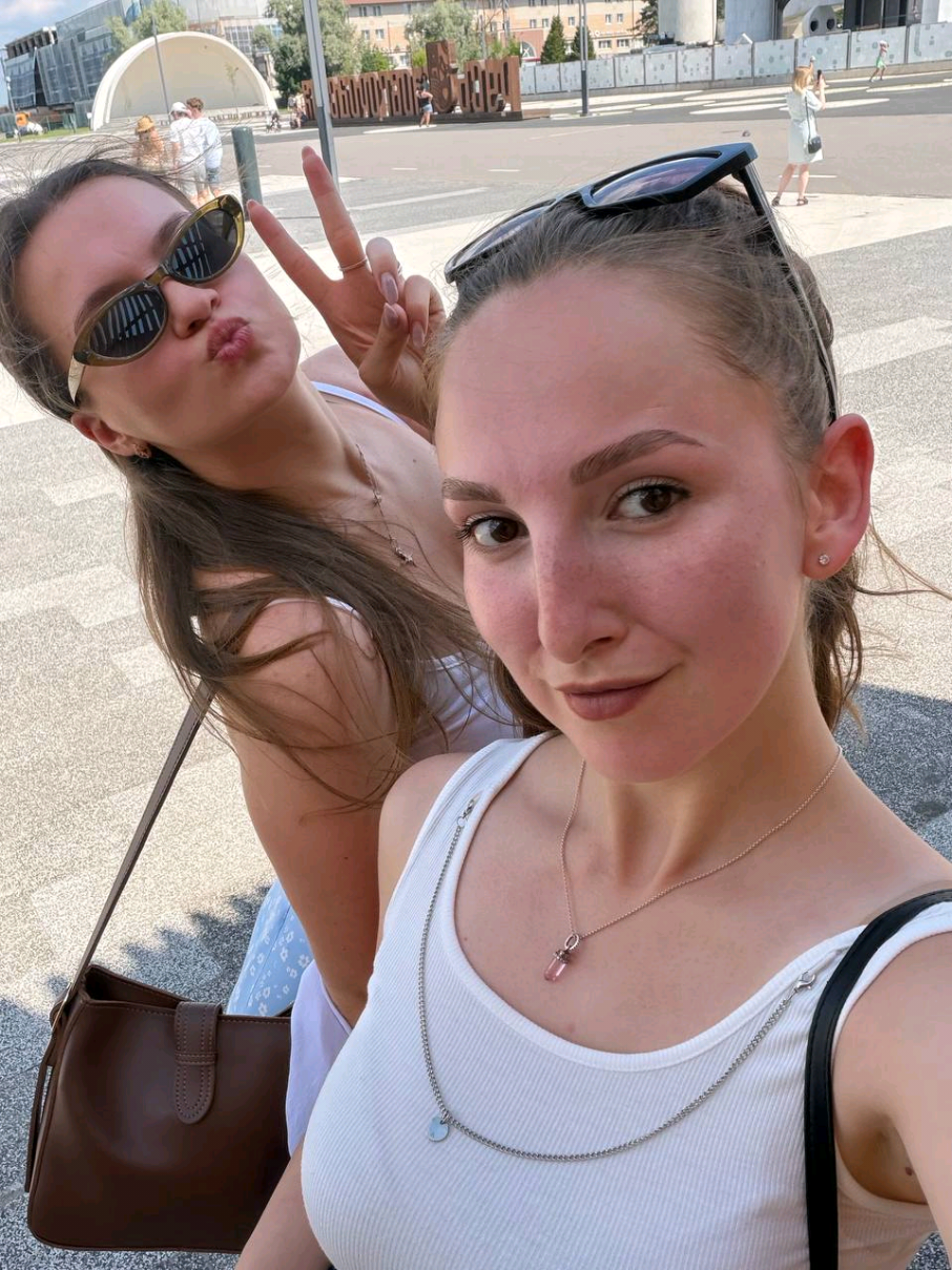 @Sasha Shilova💫