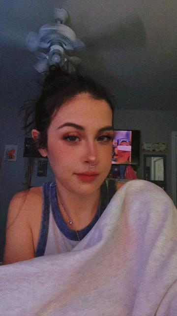 @Mik✨