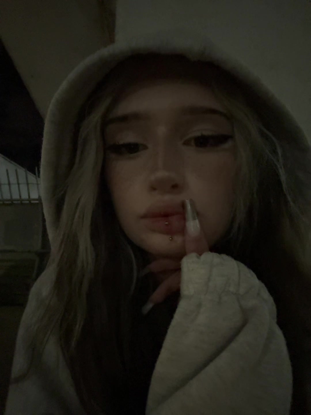 @Пчела