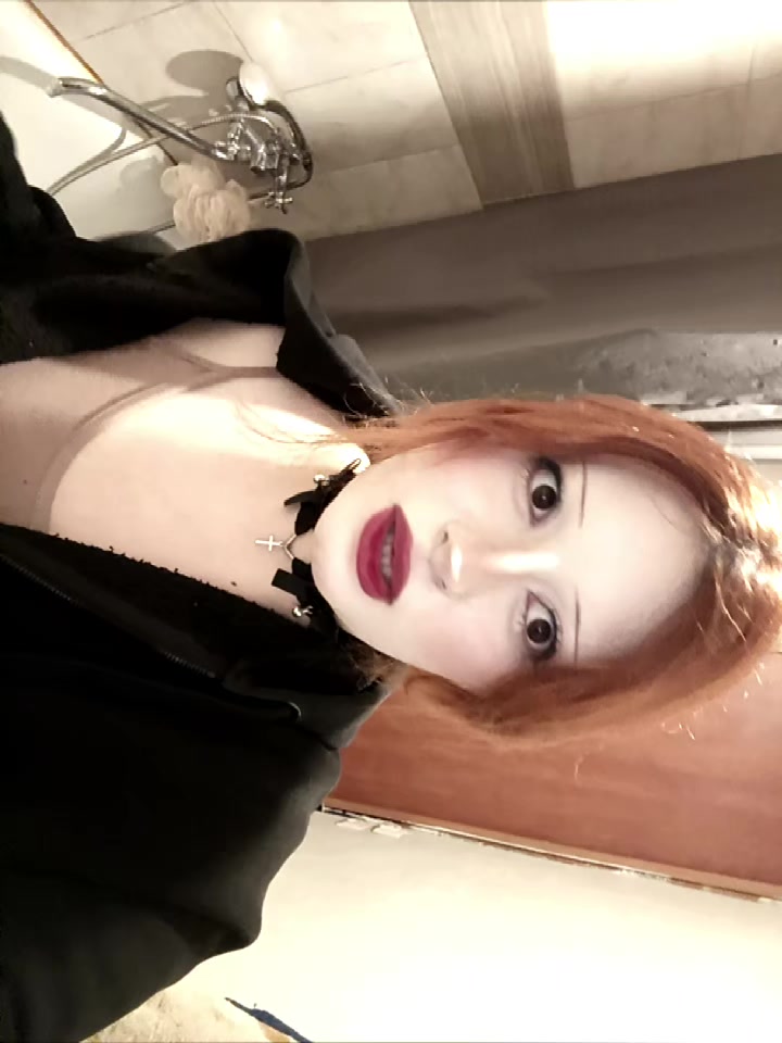 @лу́на я