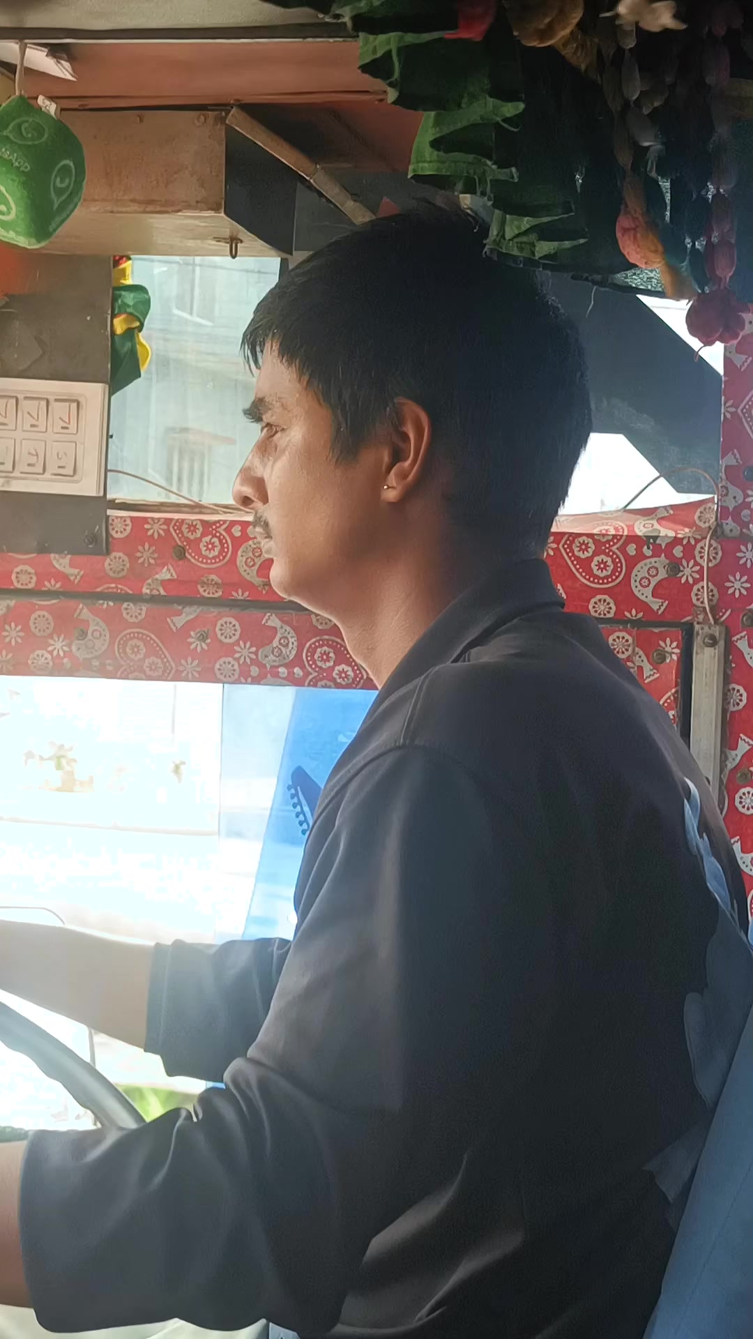 @मोहन खड्का