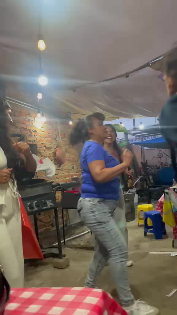@la mu&ntilde;e 🎶🎤🎼💃