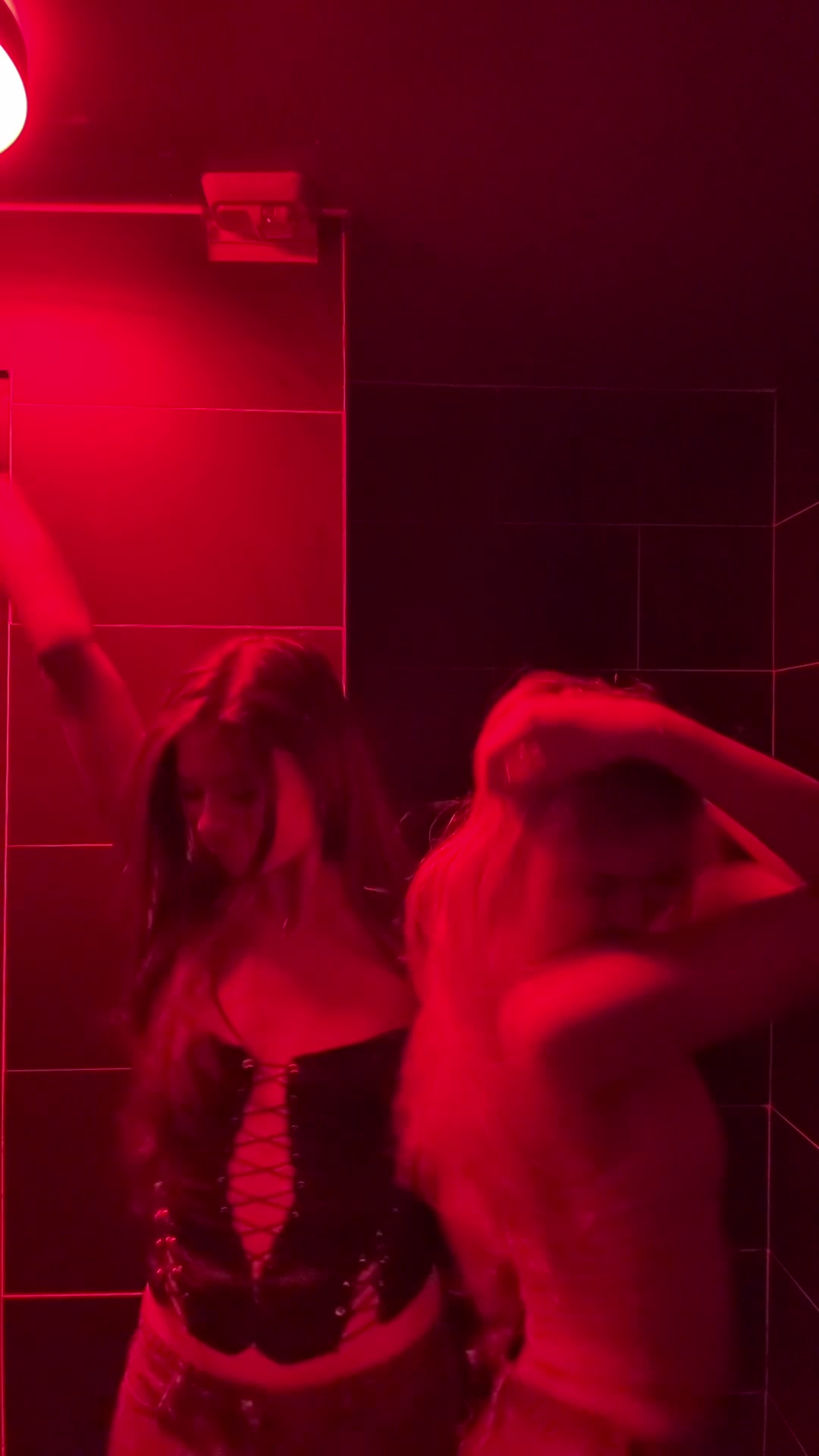 @Isabella
