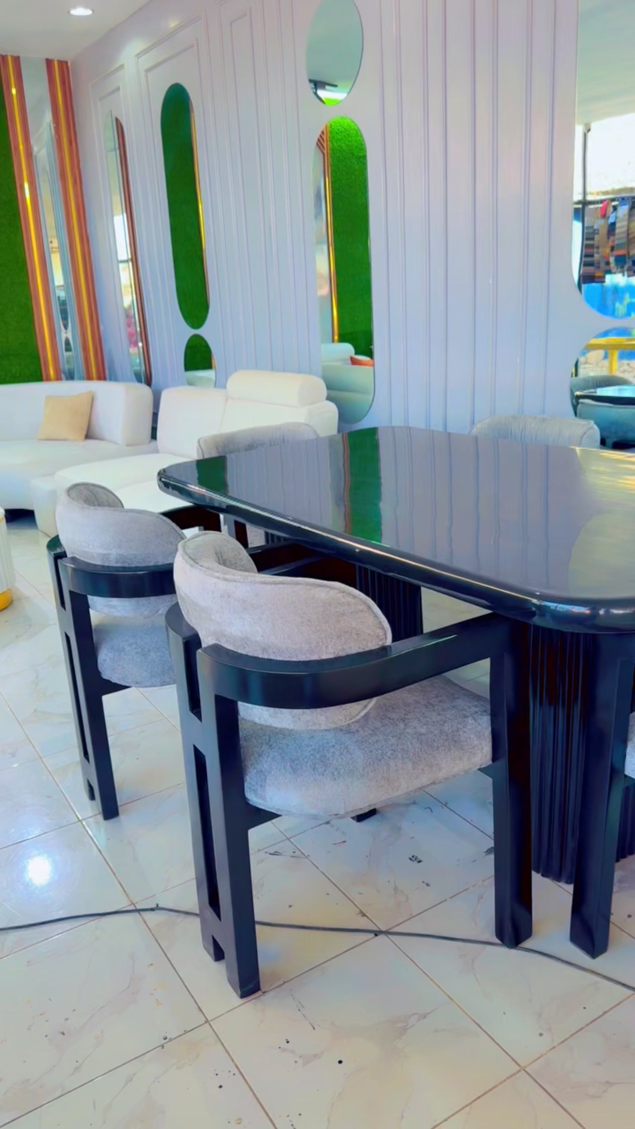 @BRANDDECOR_INTERIORS