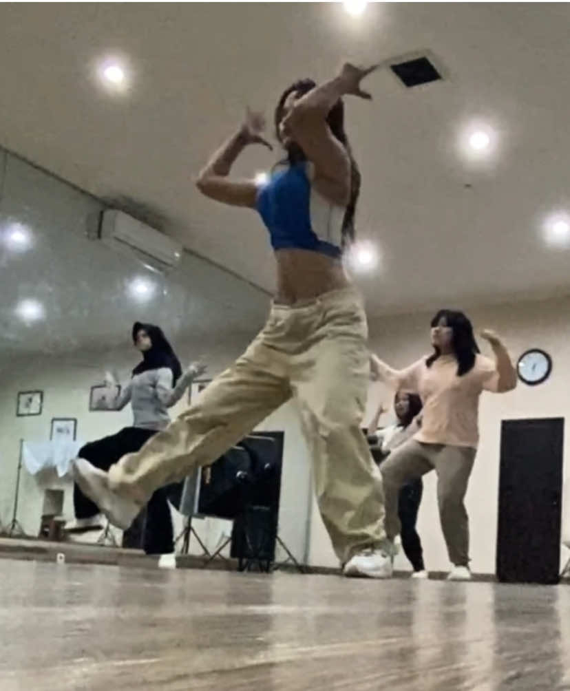 @vay_dance