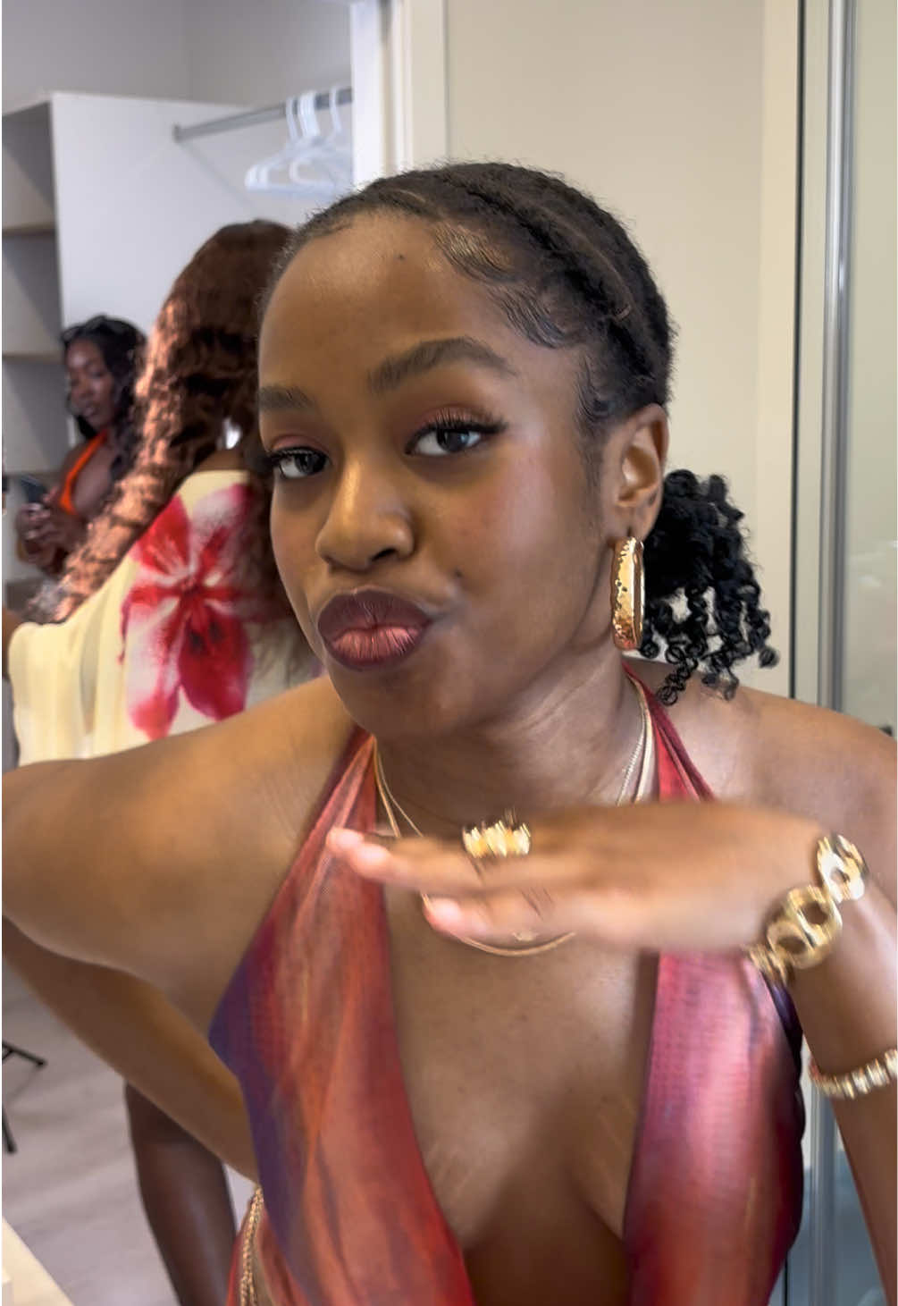 @EVA-MAUREEN 🥰
