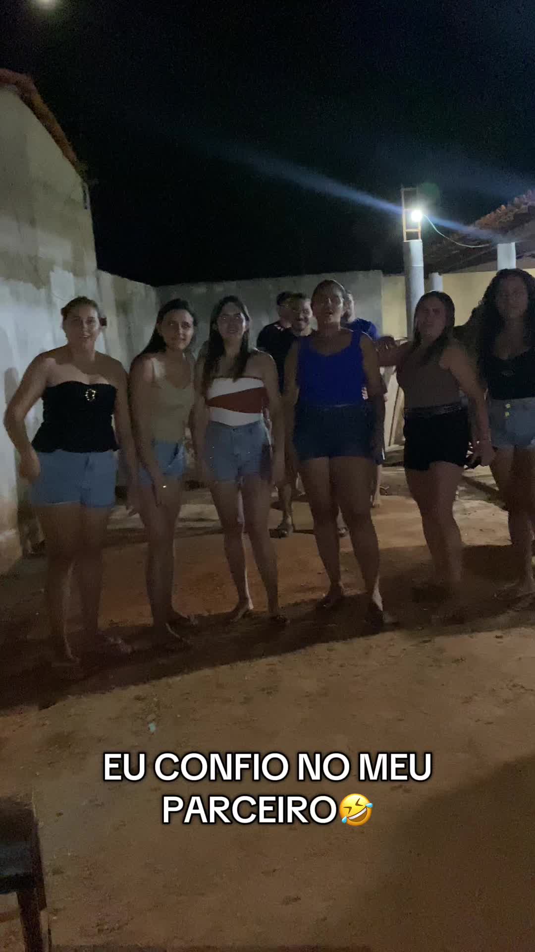 @leticiacard___