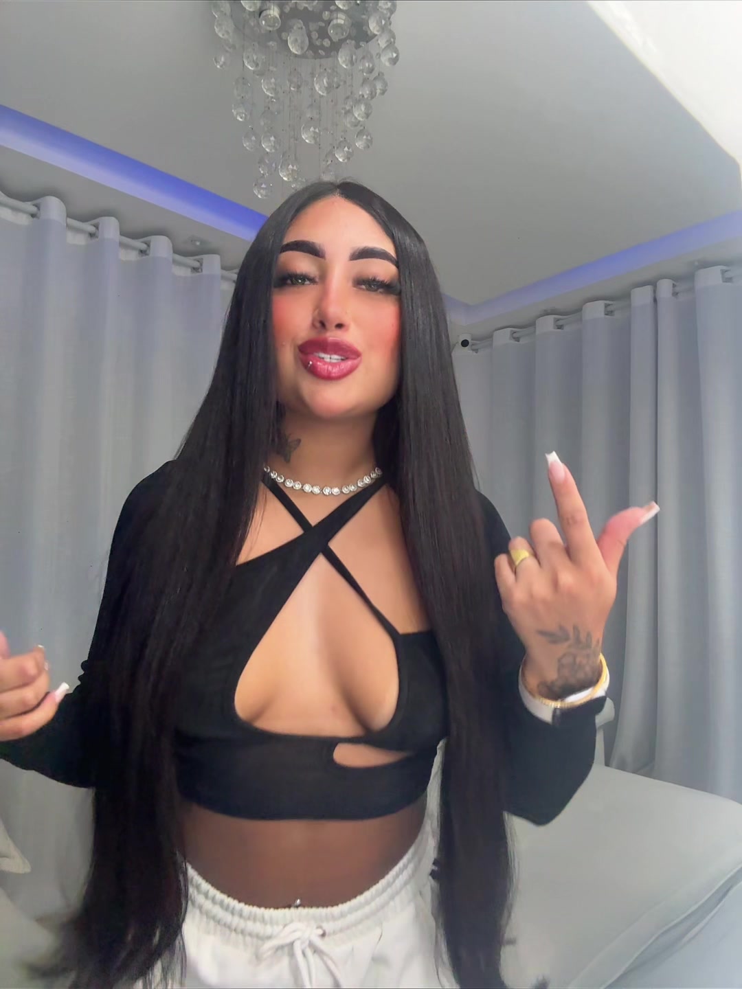 @Gabriela pessanha💋