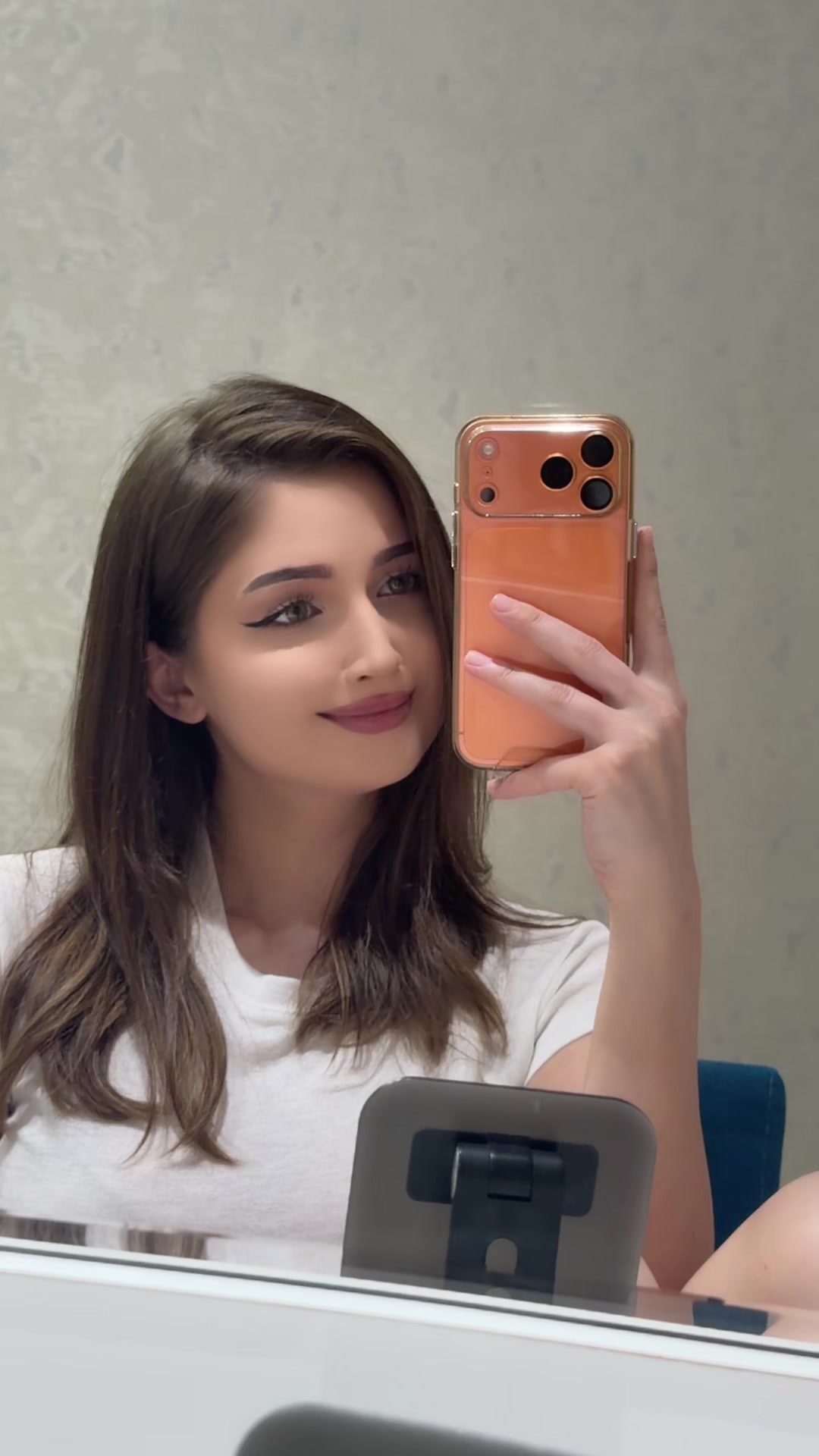 @Mukhanova_