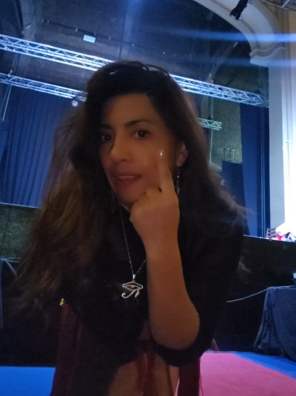 @Venus Johari / Danza &Aacute;rabe