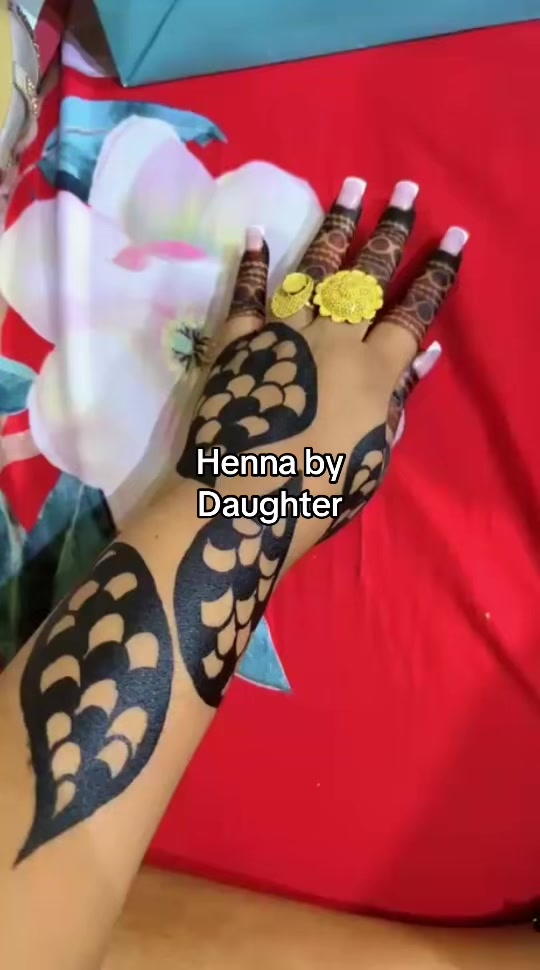 @hennabydaughter2