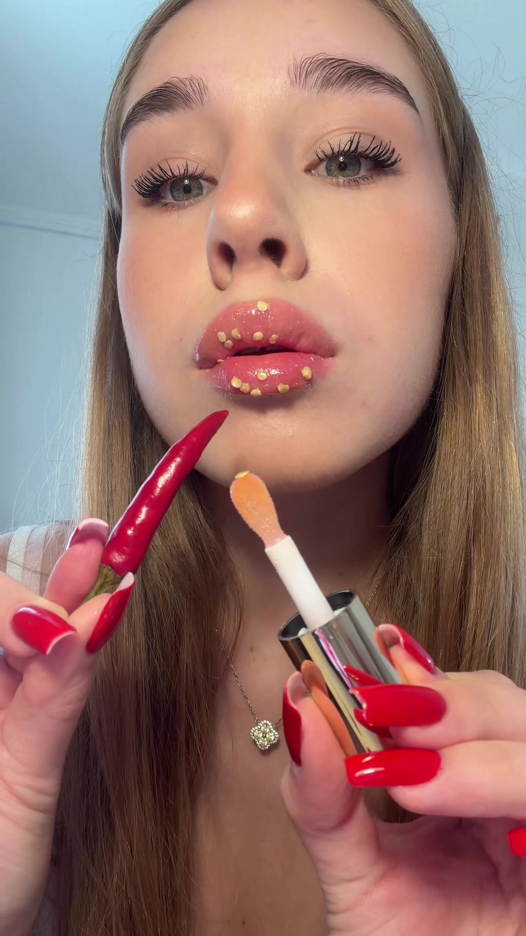 @lipcombovna