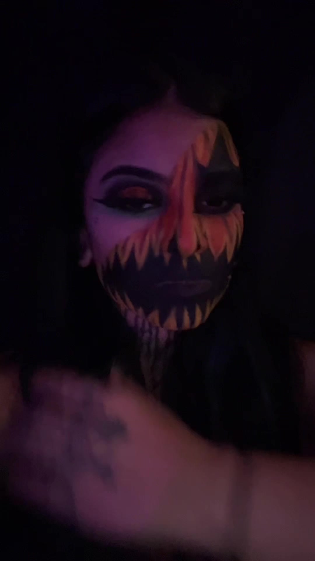 @FREAKSHOW KEEZH🦇